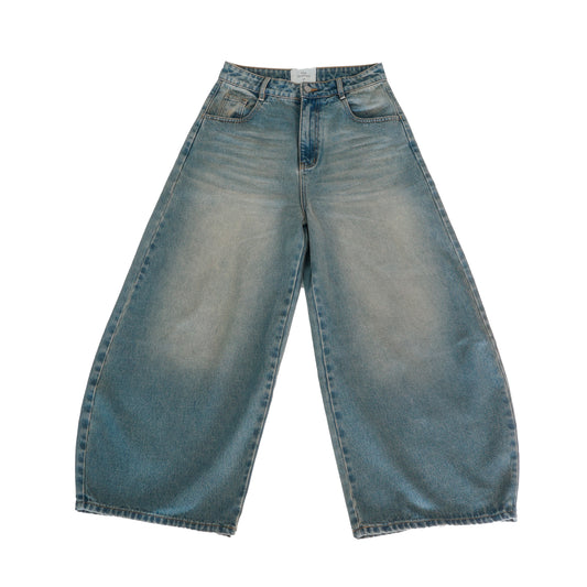 Octave Wide Balloon Jeans in Vintage Blue